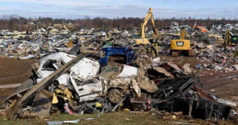 A tornado with a speed of 322 kmph in six states of the United States, killing hundreds