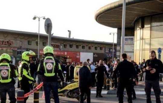 4 killed in terrorist attack on Israeli shopping center