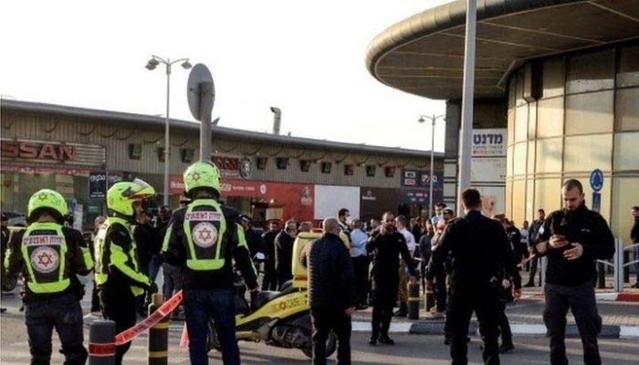 4 killed in terrorist attack on Israeli shopping center