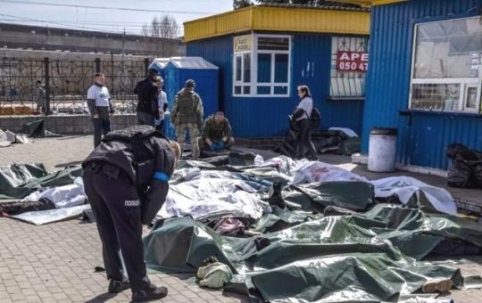 Station bombing kills 52 as civilians flee in eastern Ukraine