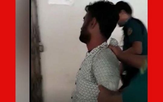 Attempted suicide with a knife in front of a judge in court