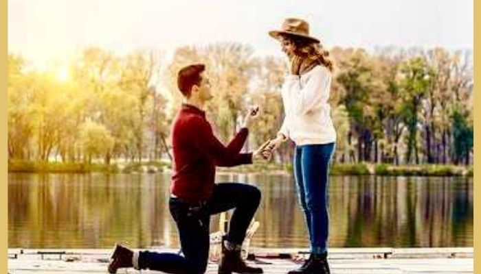 Due to some mystery, love is offered by twisting the left knee ... !!!